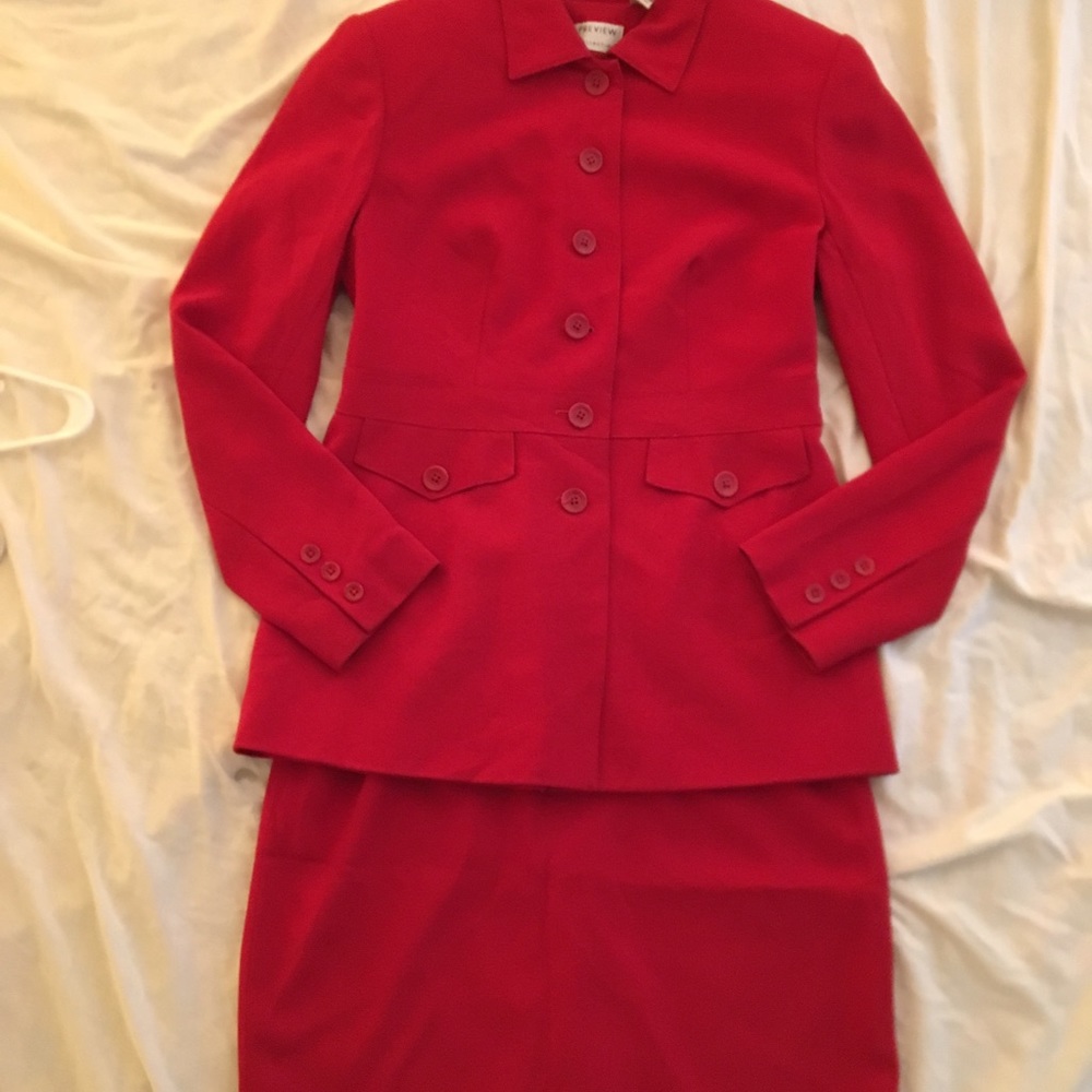 Preview vintage women’s 2-pc red lined suit (4)